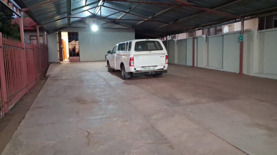 4 Bedroom Property for Sale in Postmasburg Northern Cape